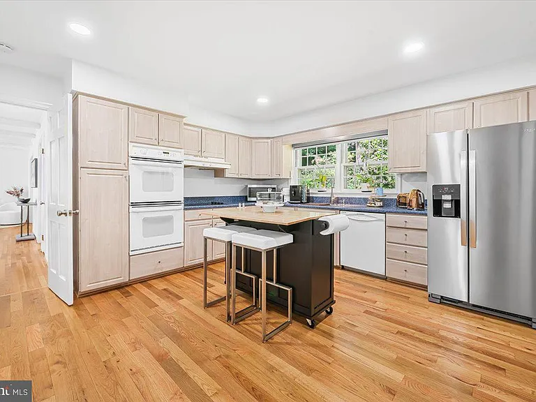 4025 N River St — Photo 15