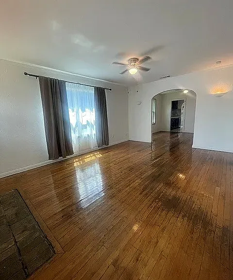 3819 Roseland Ave — Photo 3