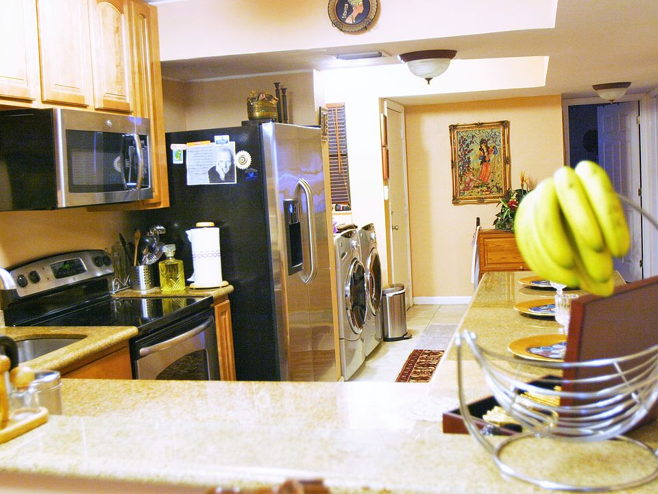 1st image of 1021 Mockingbird Ln APT 118