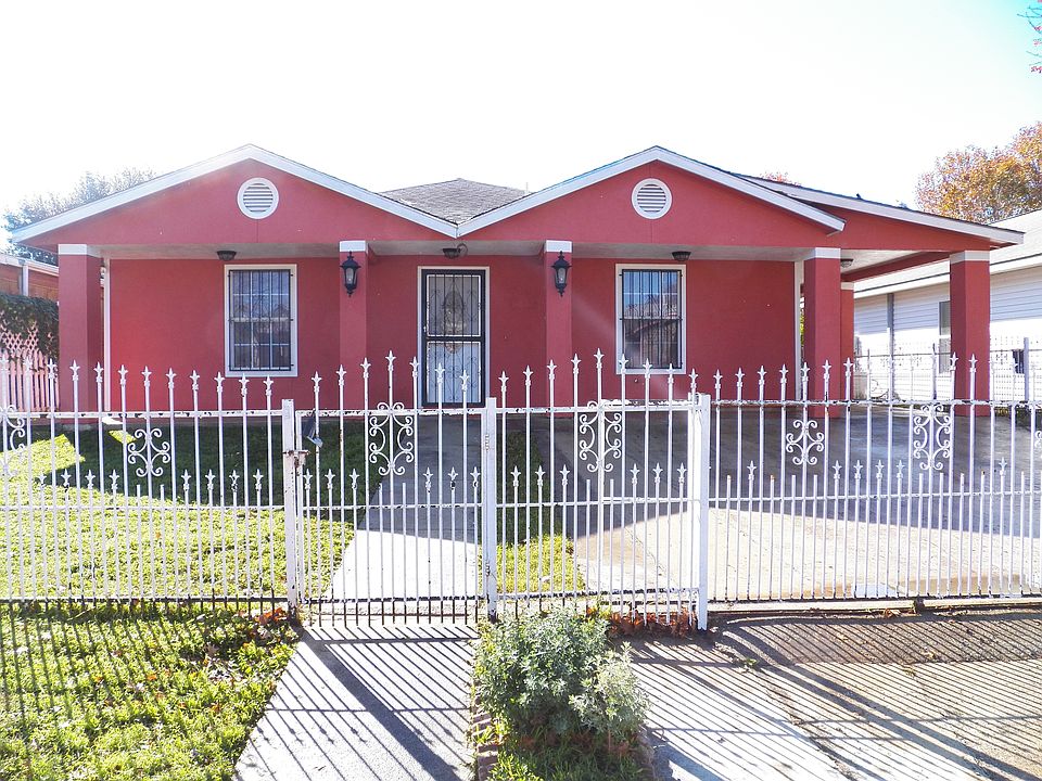 1st image of 3434 Reforma Dr