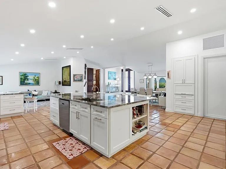 506 Pine Grove Ln — Photo 16