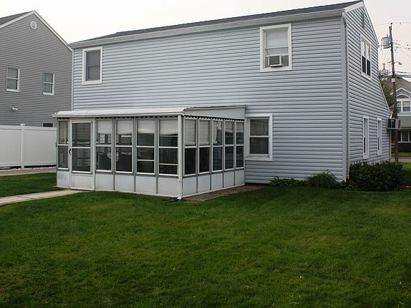 3rd image of 158 Fulton St
