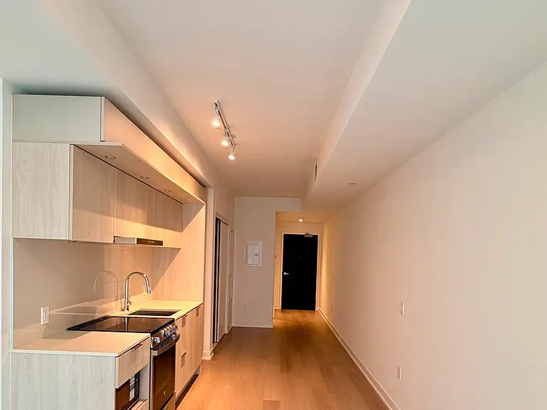 448 Burnhamthorpe Rd W #325 — Photo 10