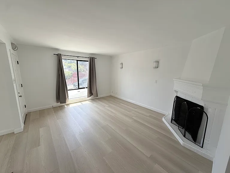 648 Sweeny St — Photo 3