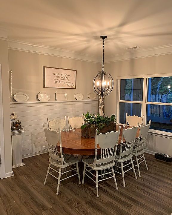 1st image of 221 Prescott Cir