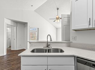 Buffalo Creek Apartments, Indianapolis, IN 46227