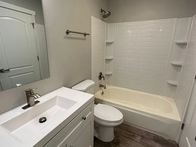 New Brigham Apartments — Photo 38