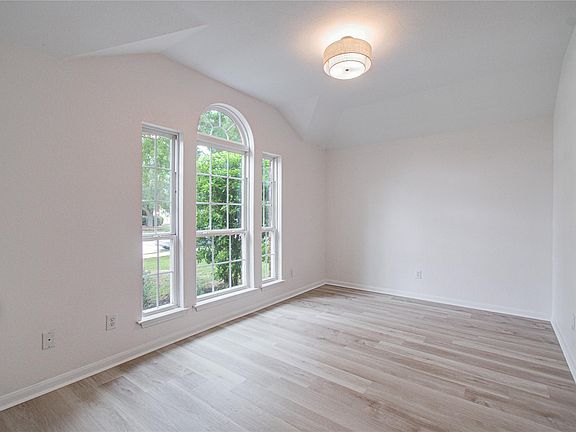 5th image of 2030 Creek Shore Ln