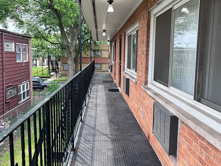 8627 S Ingleside Ave #2G — Photo 10