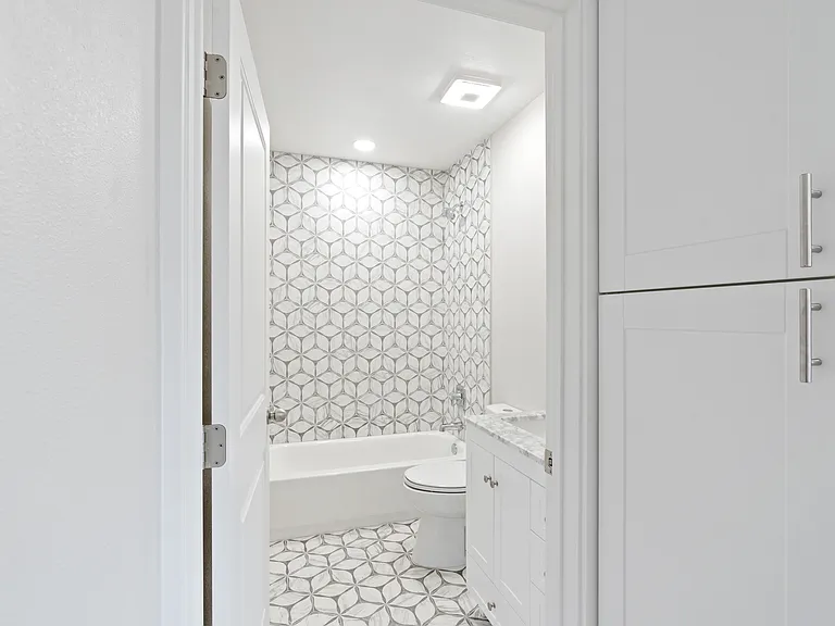 W Lakeside Dr — Photo 10
