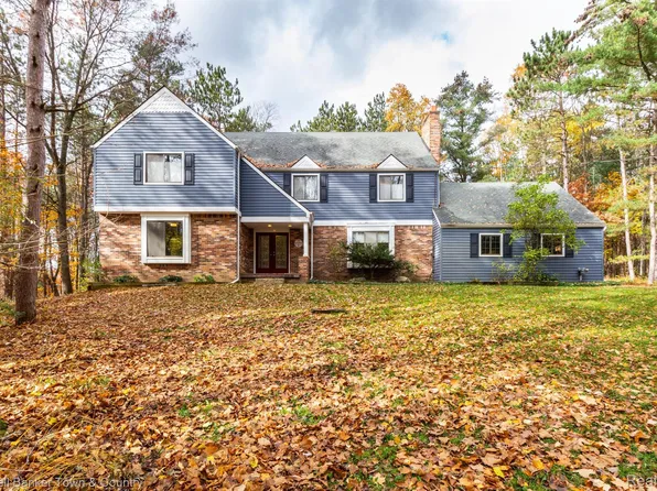 3300 Maureen Ln, Davisburg, MI 48350