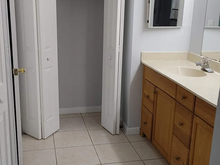 2513 S 17th St #102 — Photo 14