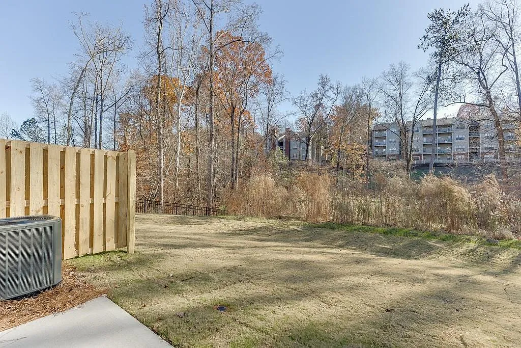 2 bed, 2.5 bath, 1296 sqft, $2,250 — Photo 3