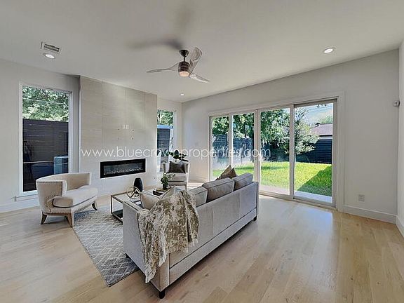 5th image of 807 S Glasgow Dr