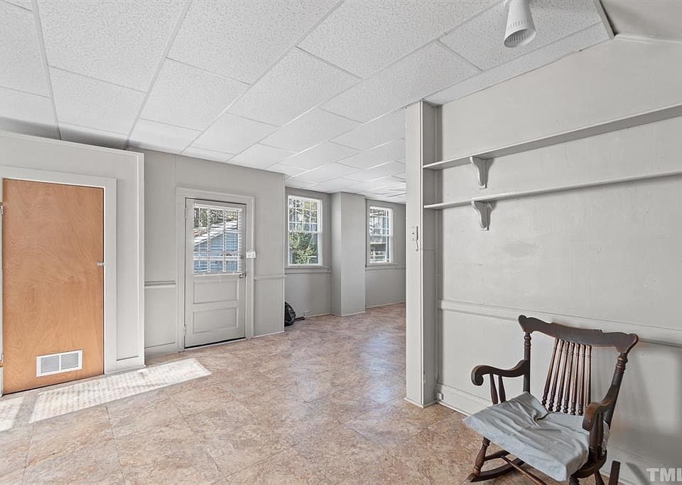 1713 Nash St NW Wilson NC Zillow