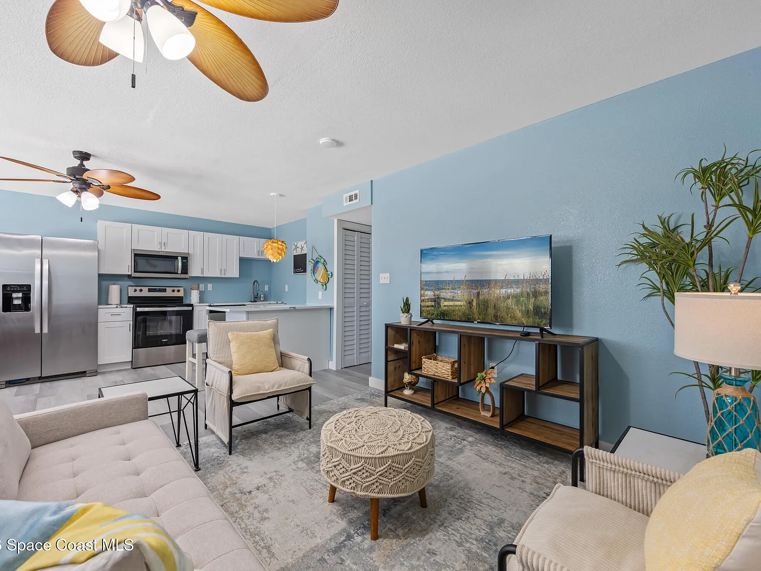 5 bed, 4.0 bath, 2319 sqft, $5,500 — Photo 3