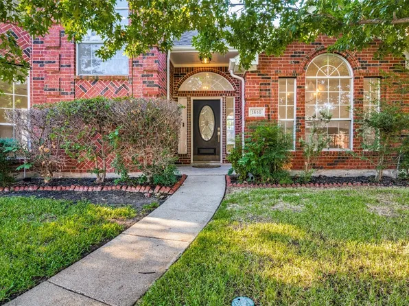1650 Glenmore Dr, Lewisville, TX 75077