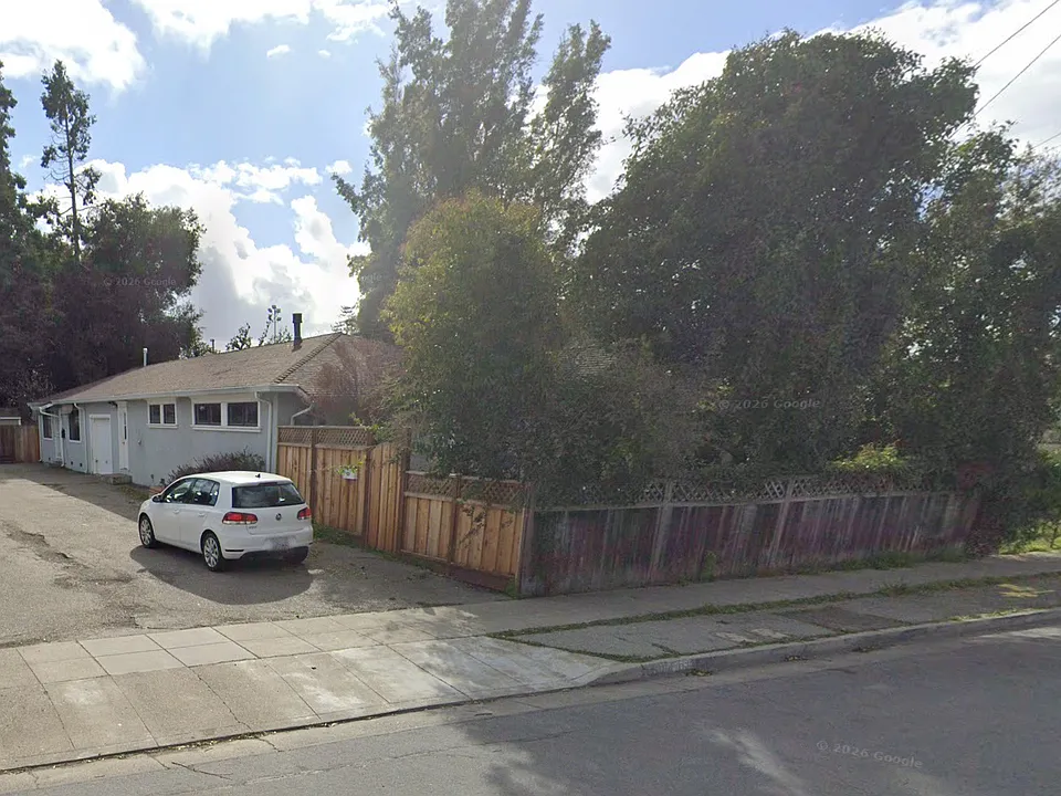 864 Lewis Ave