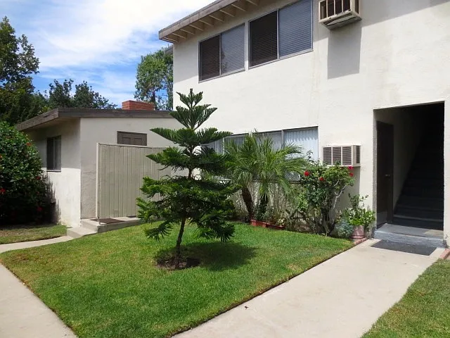 8356 Amigo Ave #2 — Photo 4