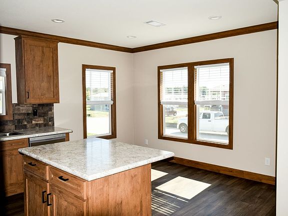 3rd image of 105 Shiloh Arbor Ln
