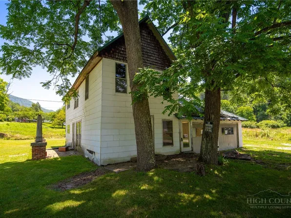 121 & 150 Johns Lane, Zionville, NC 28698