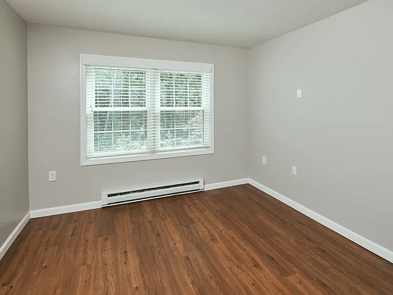 Yarmouth Landing Apartment Homes — Photo 5