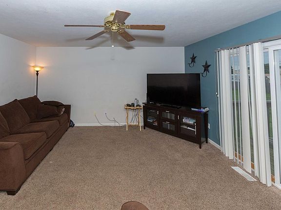 3rd image of 1416 Tall Grass Prairie Dr