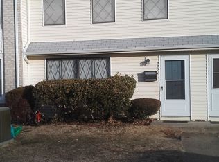 220 Stratford Pl, Lakewood, NJ 08701