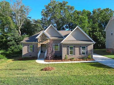 2830 Nevil Dr, Winston Salem, NC, 27107