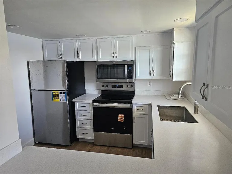 8822 Bay Pointe Dr #104 — Photo 4