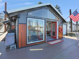 535 NE Bridgeton Rd SLIP 1, Portland, OR 97211