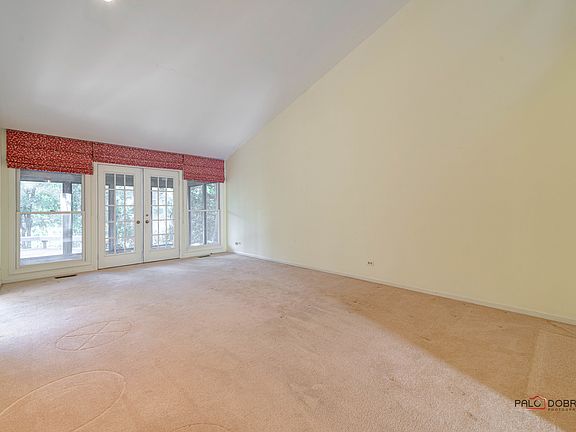 5th image of 96 Warrington Dr