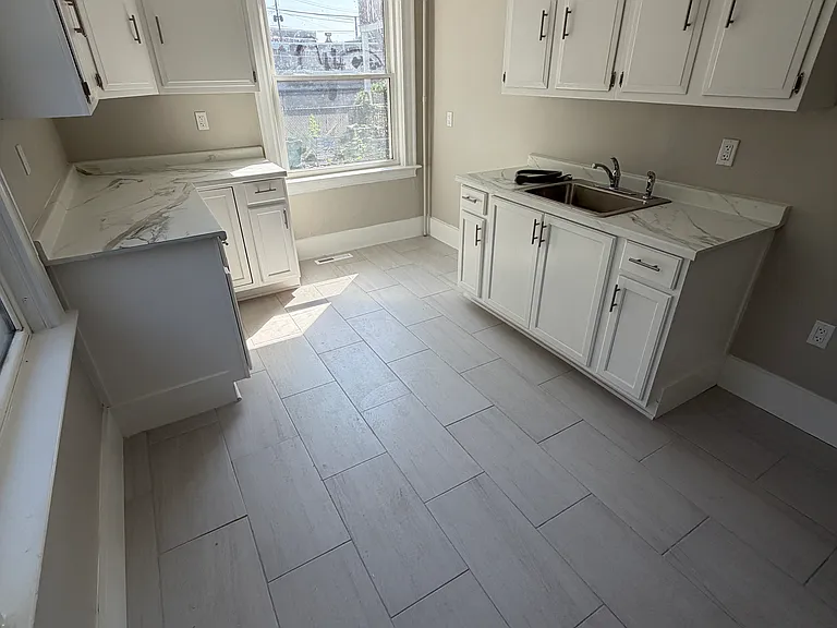 723 Main St #1 — Photo 2