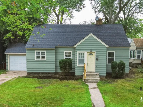 958 Ada Ave, Muskegon, MI 49442