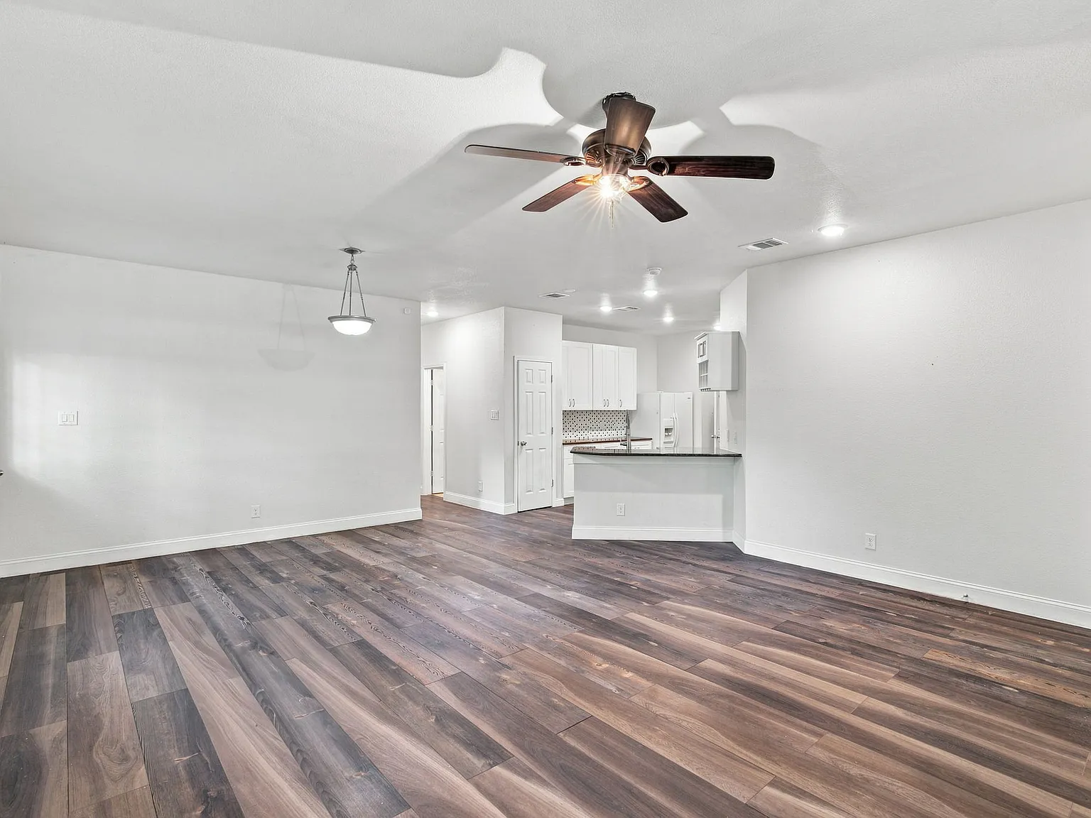 4 bed, 1803 sqft, $2,100 — Photo 3