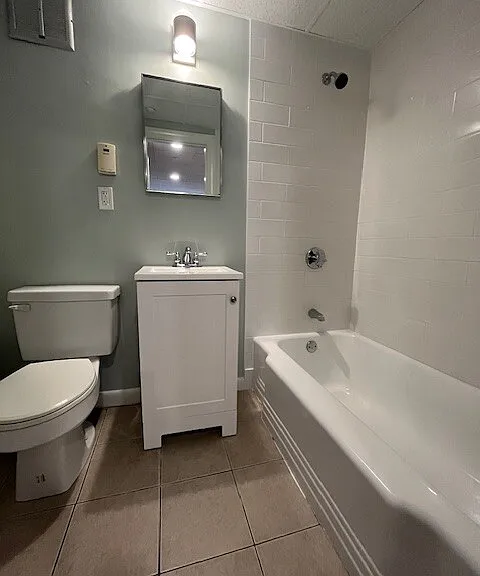 302 Newbury St #9 — Photo 5