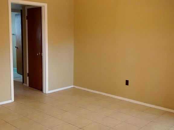 3rd image of 1519 Washington Ave #18