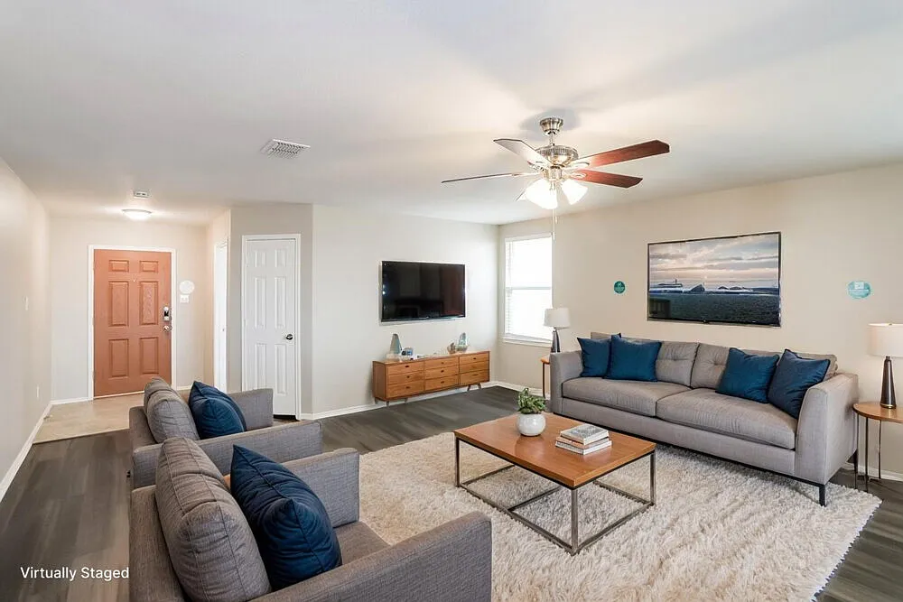 3 bed, 2.0 bath, 1723 sqft, $2,920 — Photo 3