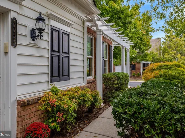 44426 Sunset Maple Dr, Ashburn, VA 20147