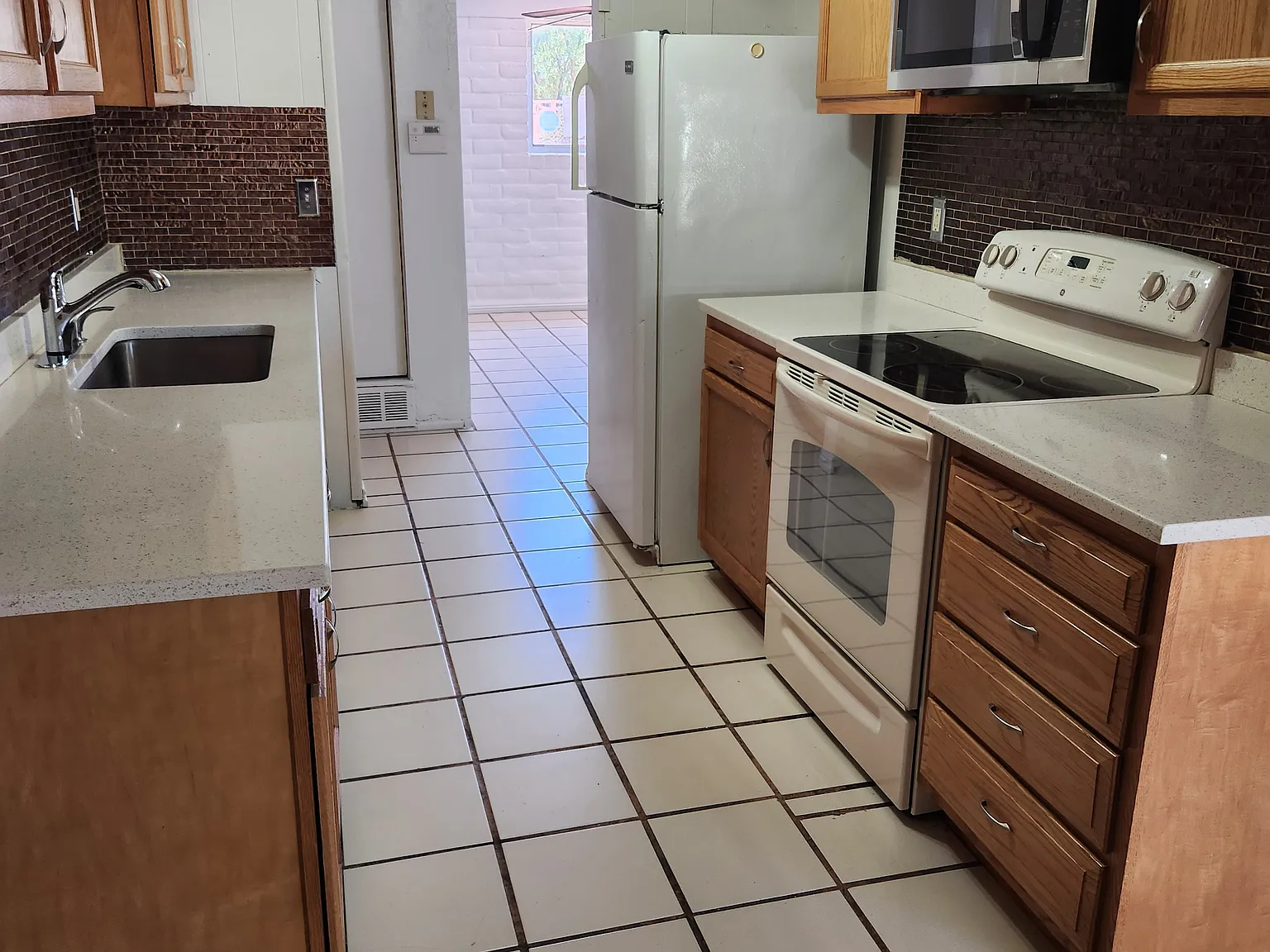 4 bed, 1595 sqft, $1,795 — Photo 3