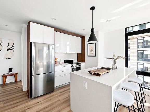 2nd image of 228 E 135th St APT 1103