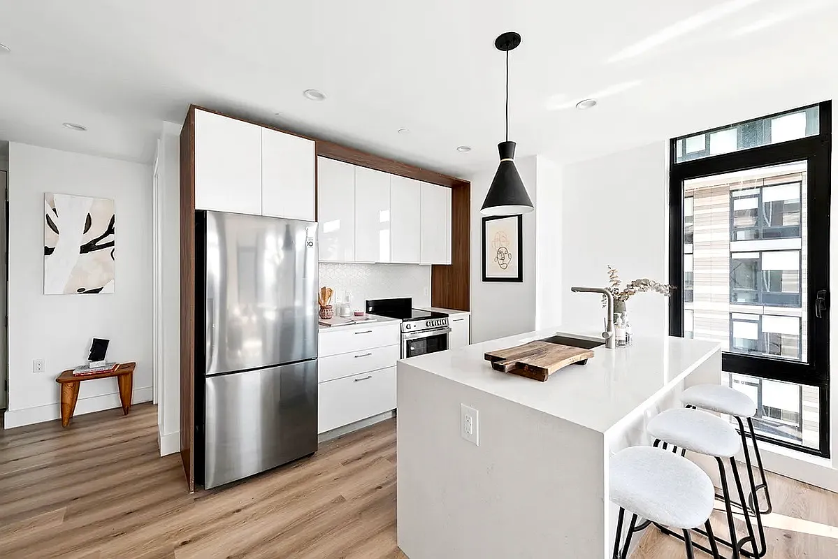 Building Photo - 228 E 135th St #1103