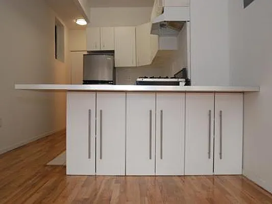 Rented by Buchbinder & Warren | media 19