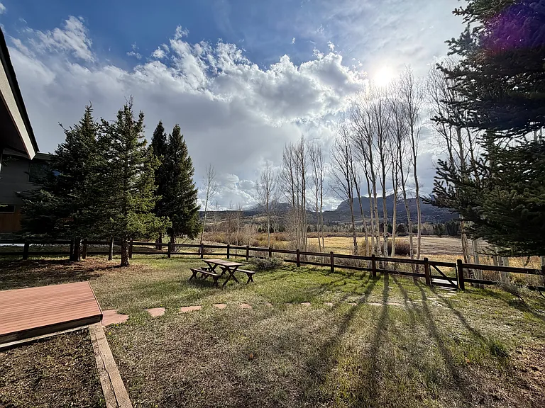 1347 Rainbow Dr — Photo 22
