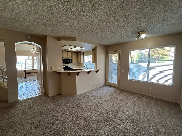 2901 Snow Creek Ln — Photo 8