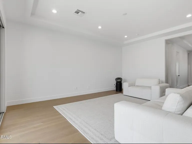 40583 W Desert Fairways Dr — Photo 1