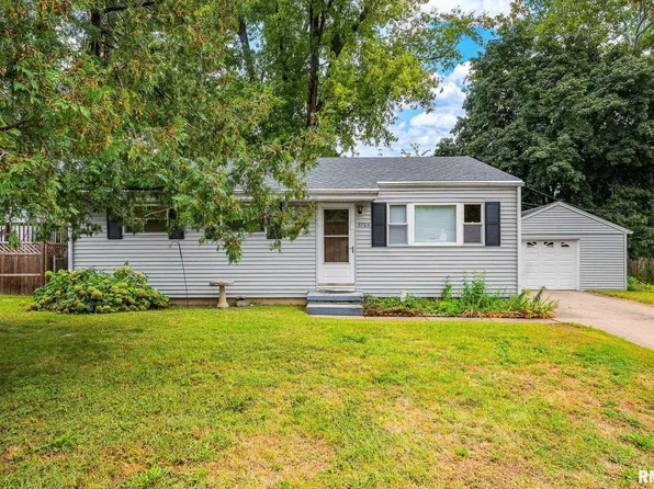 5704 N Terrace One Ct, Peoria Heights, IL 61616