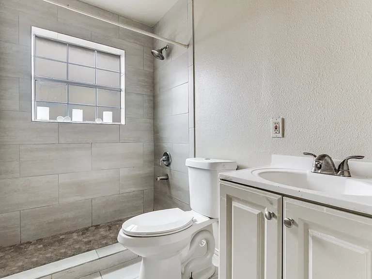 7909 Wanebe Dr #7911 — Photo 7