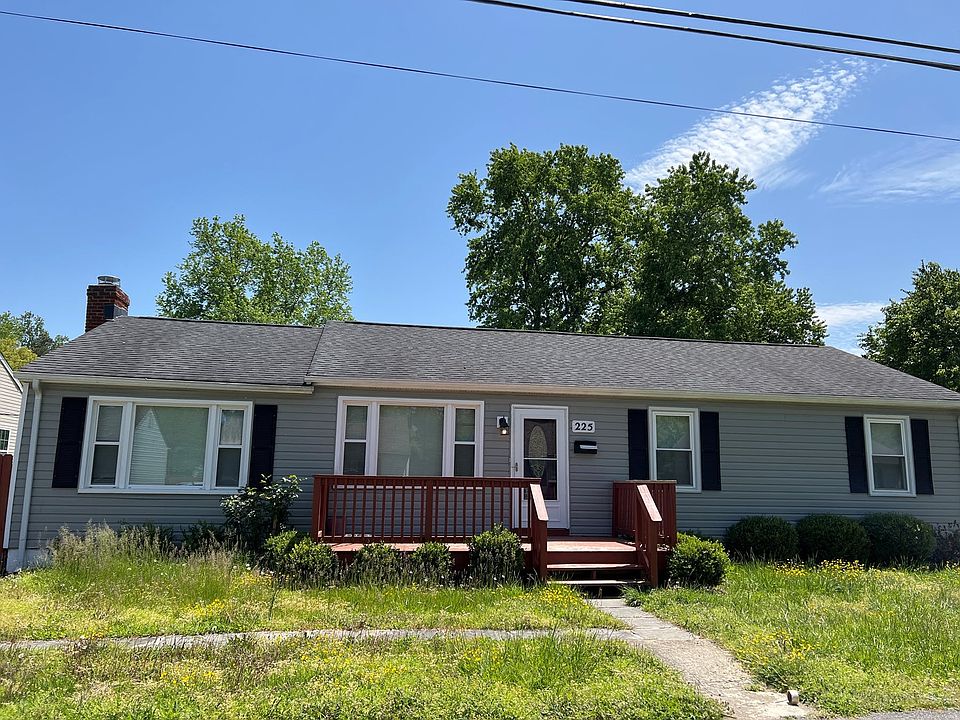 1st image of 225 N Oak Ave