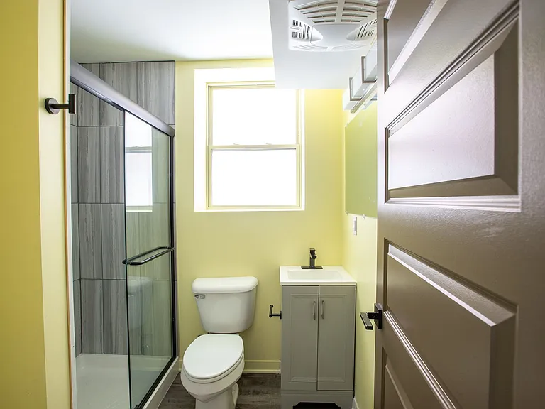 The Lindley — Photo 7